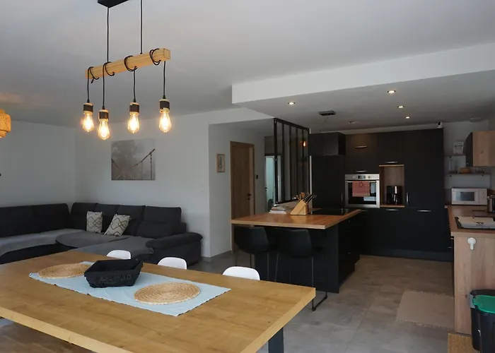 Entre Vignes Et Chateaux - Charmante Maison Au Calme, Ideale Pour Famille Ou Entre Amis - Parking Gratuit
