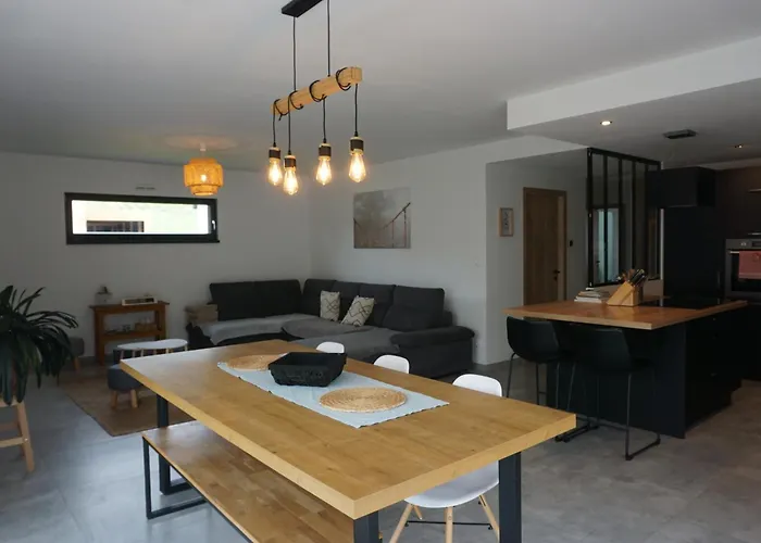 Entre Vignes Et Chateaux - Charmante Maison Au Calme, Ideale Pour Famille Ou Entre Amis - Parking Gratuit